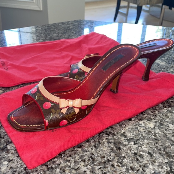 Louis Vuitton Takashi Murakami 🍒 Cherry slides - Picture 4 of 10